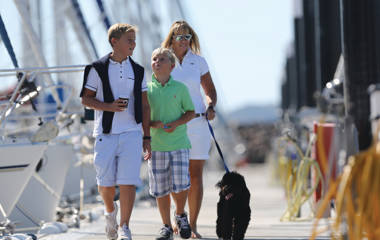 Largs Family On Pontoon LRW 2013
